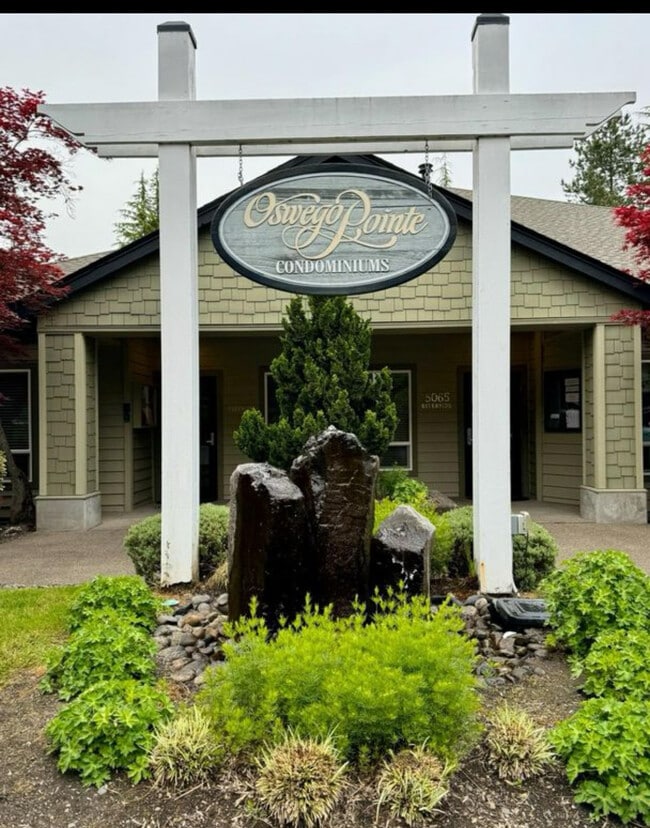 Building Photo - 5064 Foothills Dr