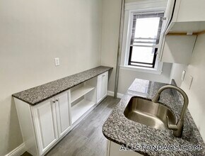 Building Photo - 39 Glenville Ave