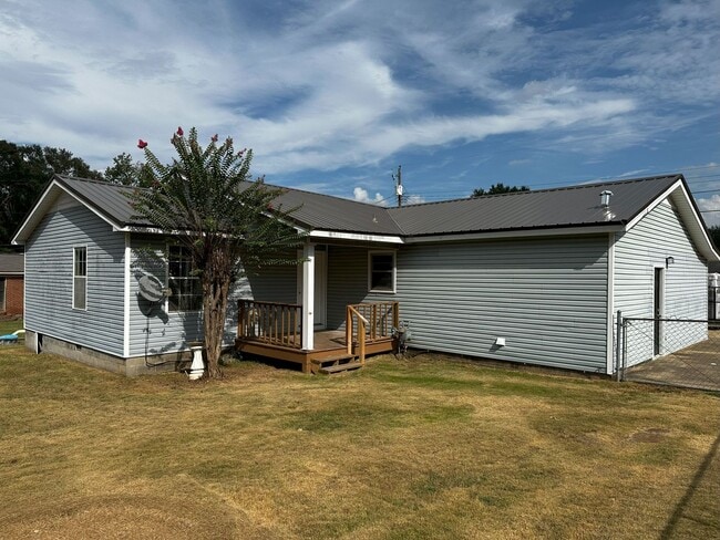 Foto del edificio - Beautiful Large 3 bedroom 2 bath