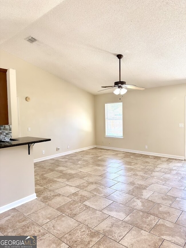 Building Photo - 108 Almond Cir