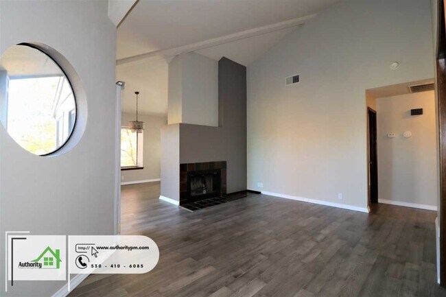 Foto del edificio - 426 Ridgecrest Trail