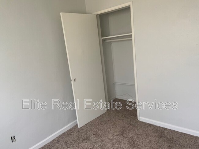 Foto del edificio - 6342 Springfield St