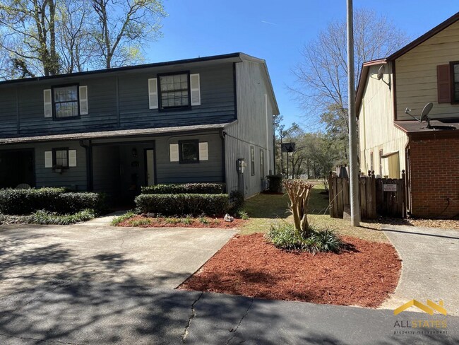 Building Photo - 1670 Snowball Way