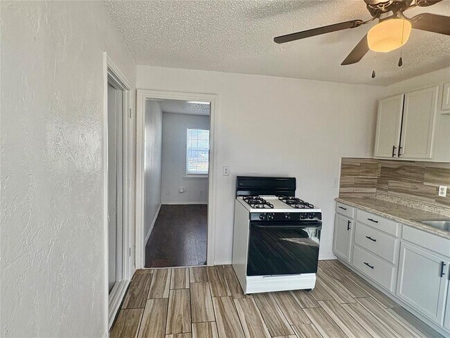 Foto del edificio - 1228 SW 50th St