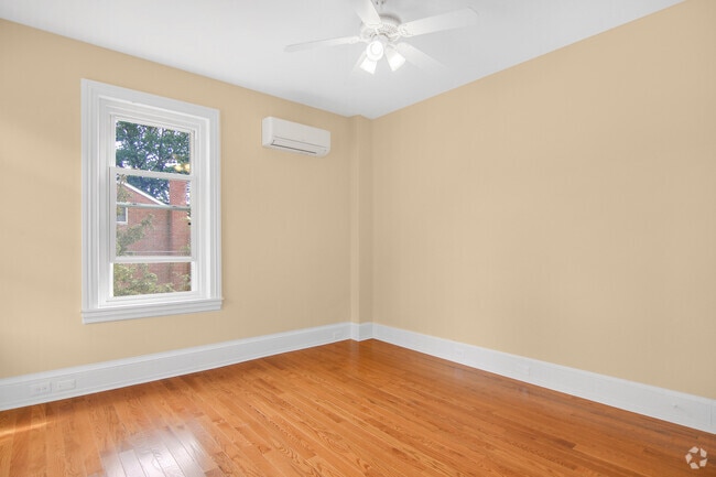 Building Photo - 400 N Church St