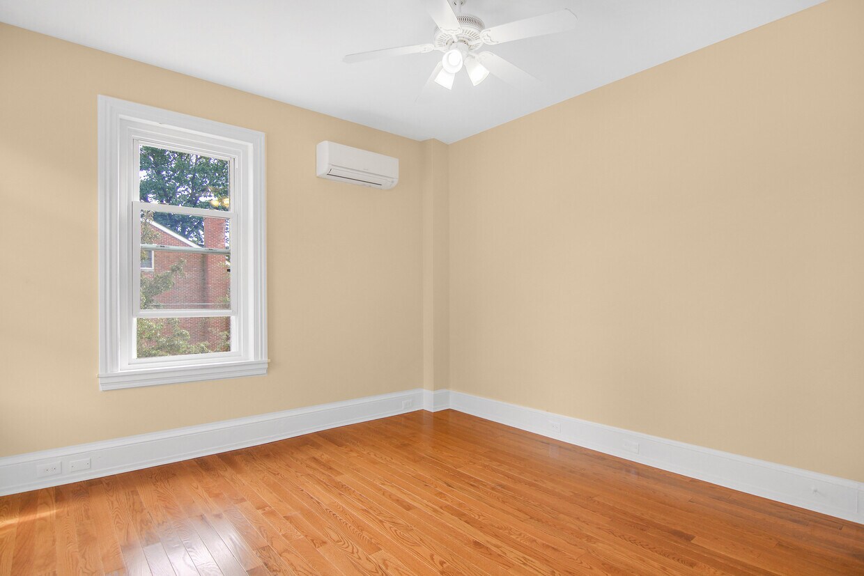 Bed Room - 400 N Church St