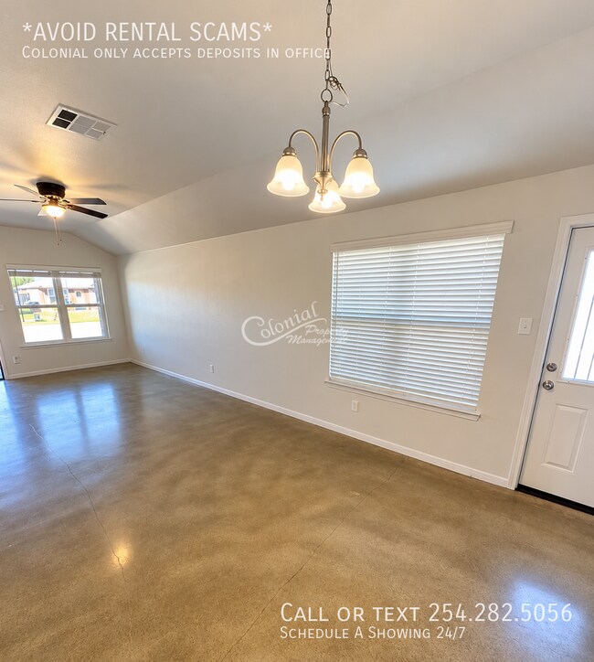 Building Photo - 3111 Stonewall Dr