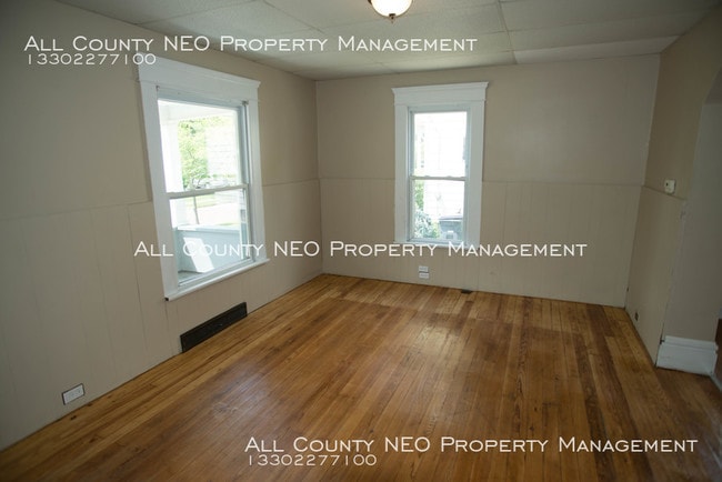 Building Photo - 555 Elma 3 Bed, 1 bath