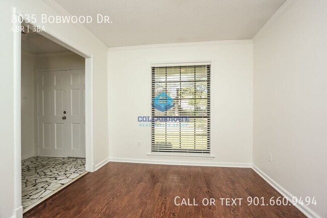 Foto del edificio - 8035 Bobwood Dr