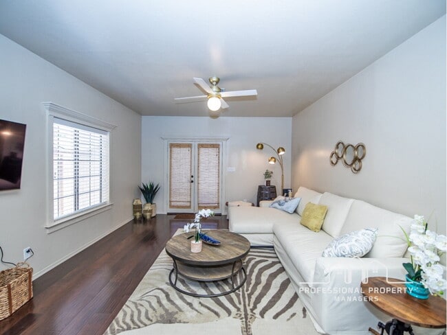 Building Photo - "Well-maintained 3-Bedroom, 2-Bathroom Home!"