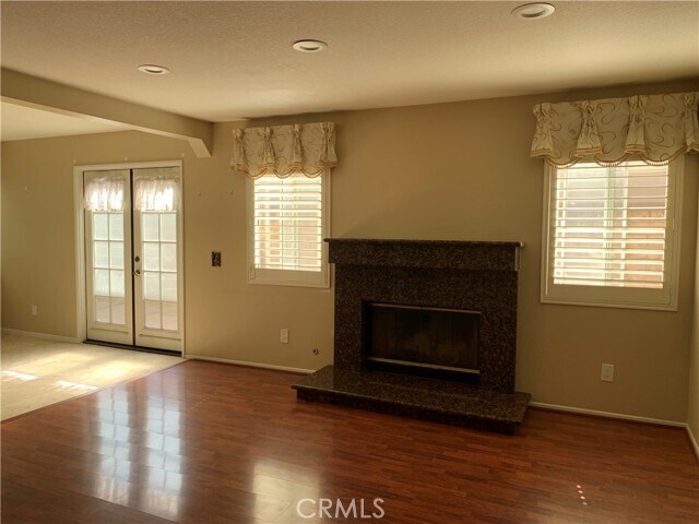 Foto del edificio - 2373 Parkview Ln