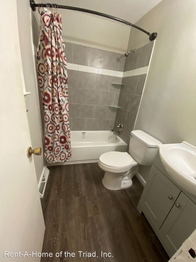 Building Photo - 3 br, 2 bath House - 2708 Hill-N-Dale Drive