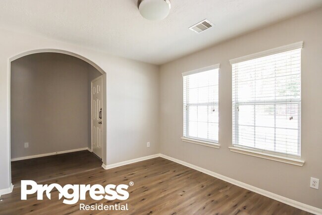 Building Photo - 808 Dragonfly Dr
