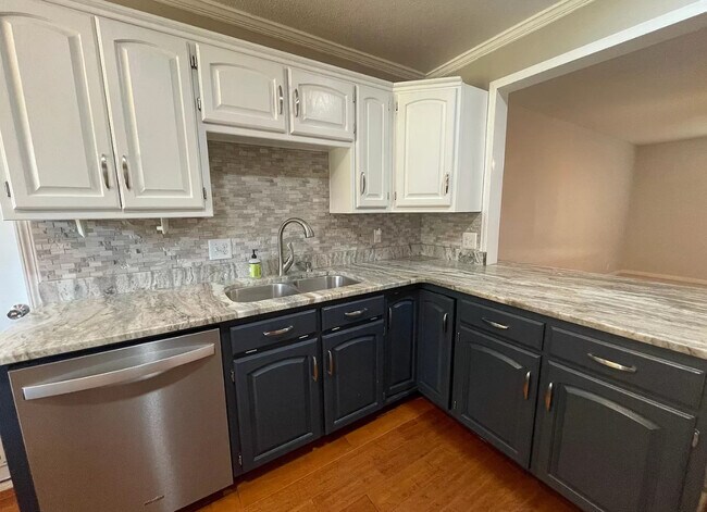 Building Photo - 6020 Oxbow Trl
