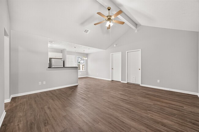 Foto del edificio - 16200 Sun View Ln