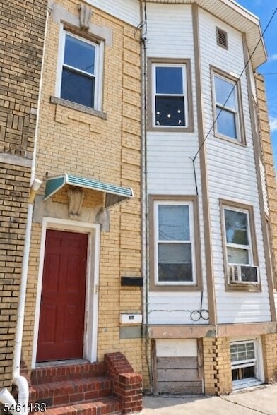 Building Photo - 104 Harrison Ave