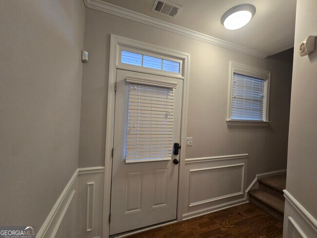 Building Photo - 1313 Stone Bay Dr SW