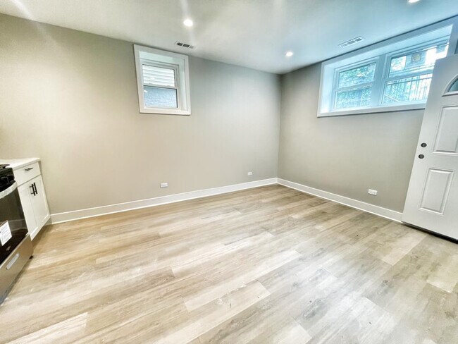 Foto del edificio - 2309 N Campbell Ave