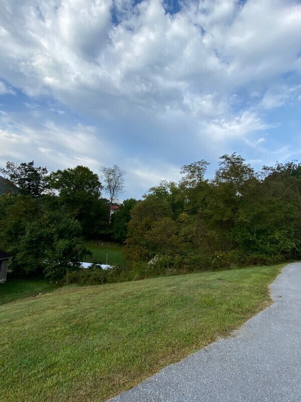 Primary Photo - 213 Post Rd