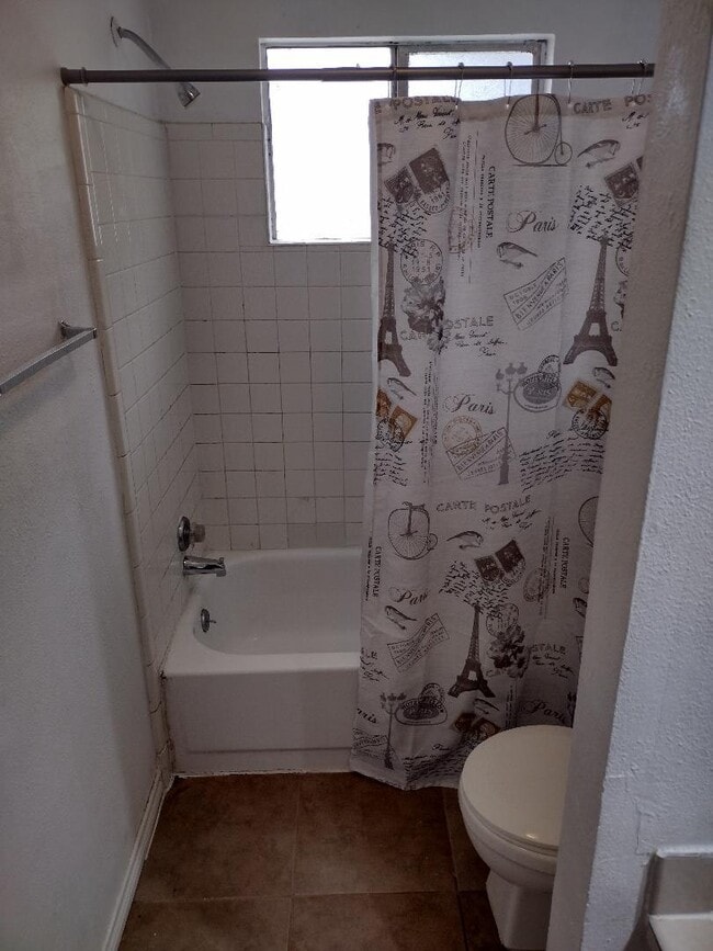 Photo - 1629 Greywood Dr Apartment