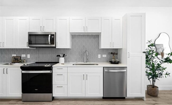Building Photo - 2851 W 52nd Ave