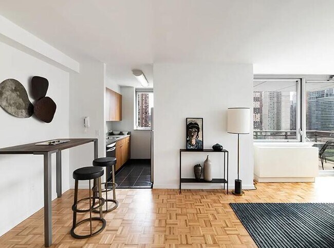 Building Photo - 2 bedroom in New York NY 10018