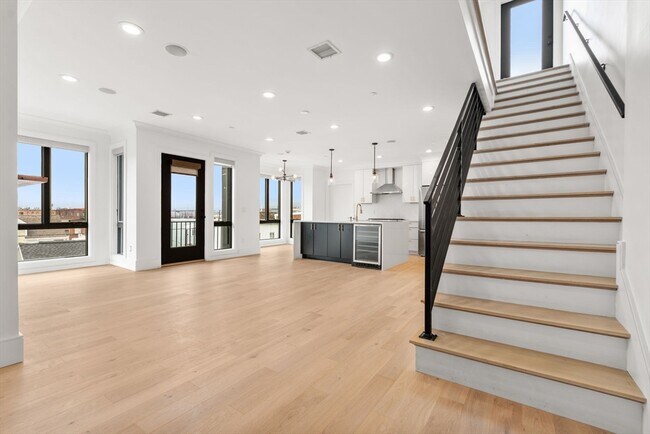 Foto del edificio - 148 W 9th St