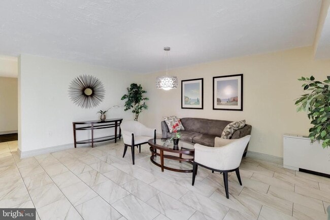 Foto del edificio - 7420 Lakeview Dr