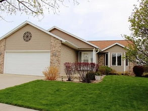 Building Photo - 4333 10 St NW