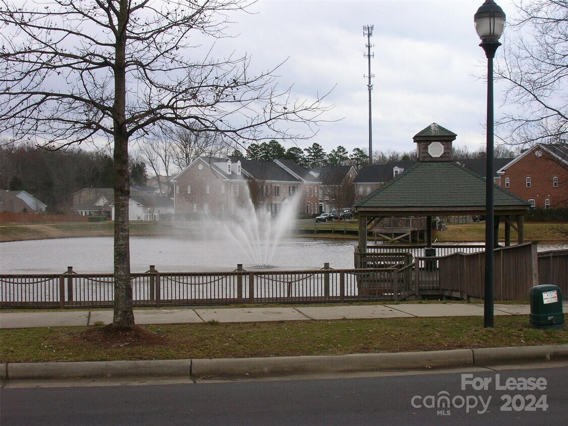 Building Photo - 8724 Arbor Creek Dr