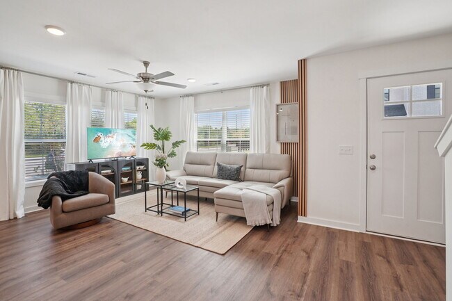 Foto del edificio - Legends Townhomes