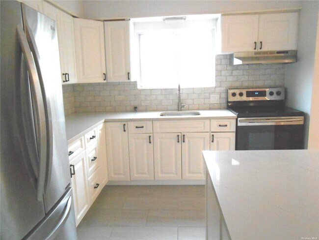 Building Photo - 29 Guilford Park Dr