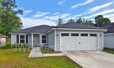 Building Photo - 8275 Maple St