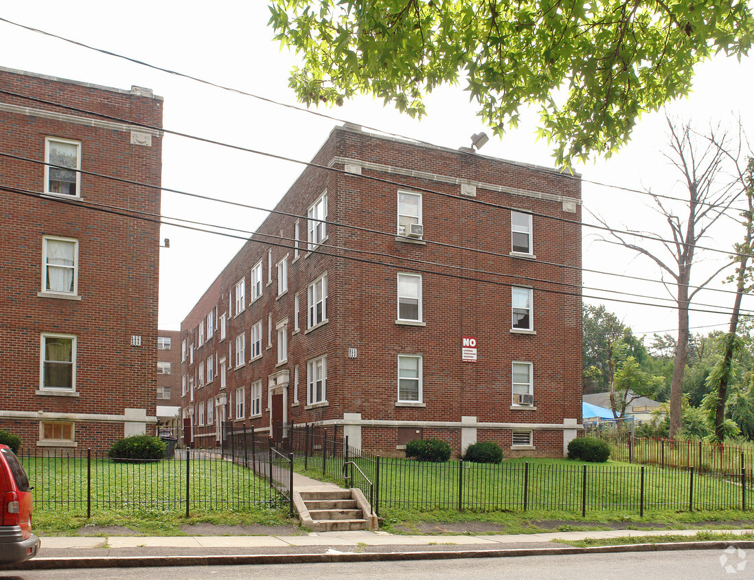 Building Photo - 198-202 S Marshall St