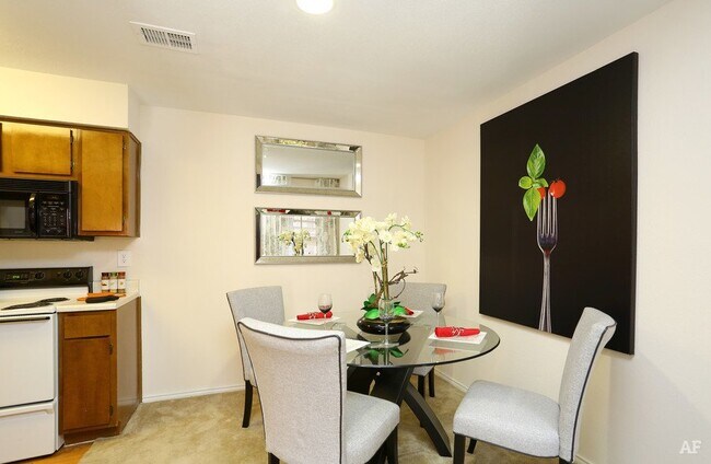 Foto del edificio - 10401 N Lamar Blvd