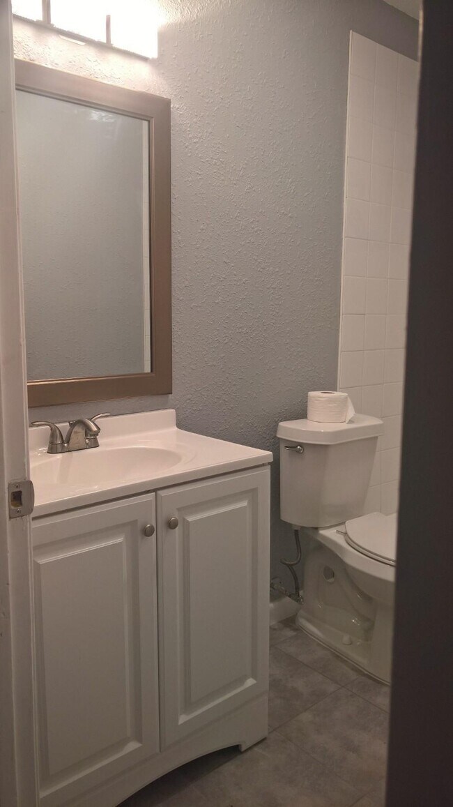 Building Photo - 4534 Waikiki Dr