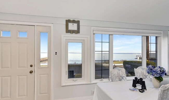 Foto del edificio - 239 Shoreland Cir