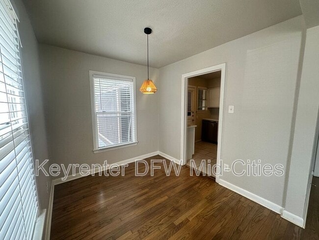 Building Photo - 309 N Oak Cliff Blvd