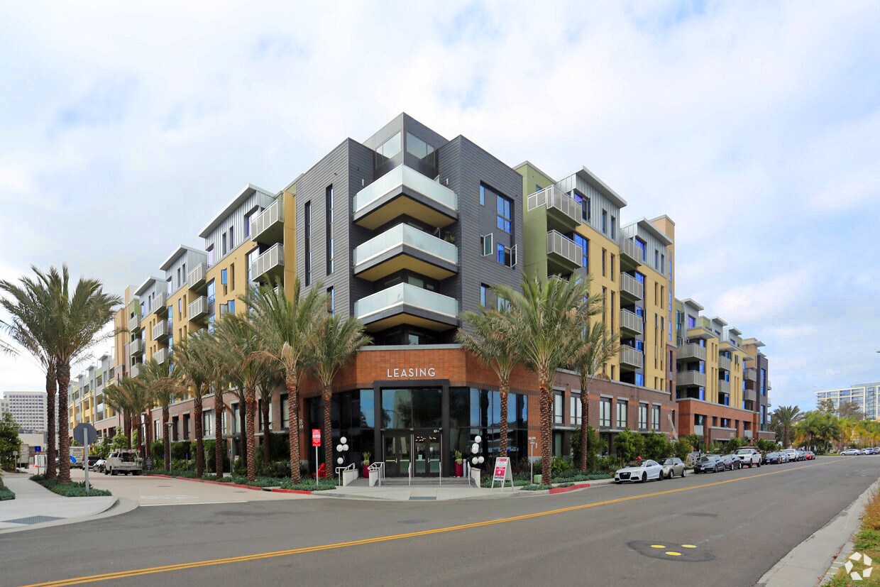 Metropolis Apartments in Irvine, CA Westside Rentals