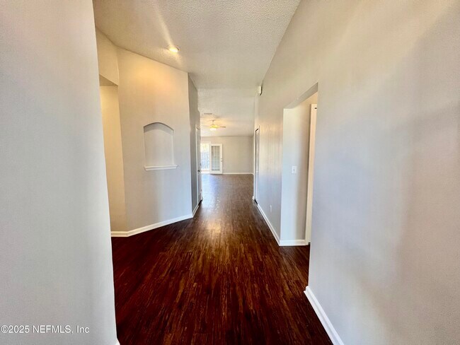 Foto del edificio - 2315 Companion Cir E