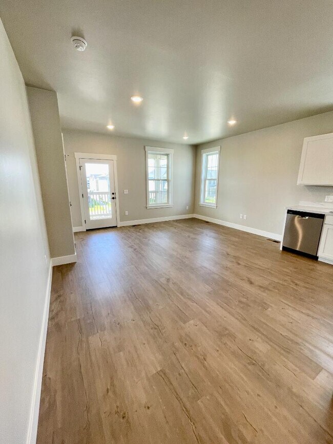 Foto del edificio - 6129 Elysian Rd