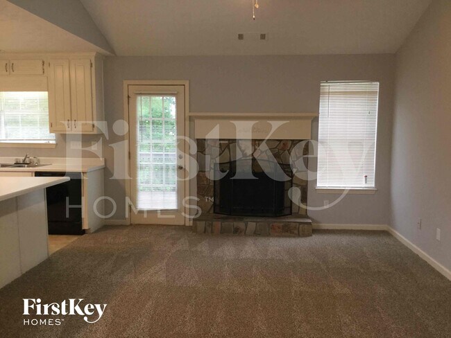 Foto del edificio - 715 Grove Pointe Cir