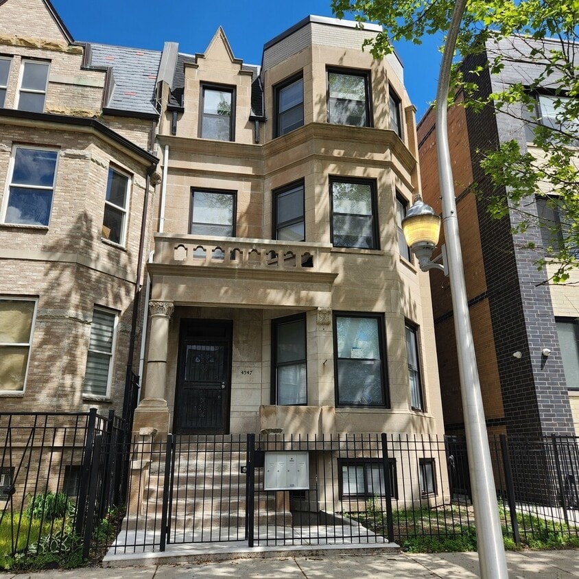 4347 S Vincennes Ave Unit G, Chicago, IL 60653 Condo for Rent in