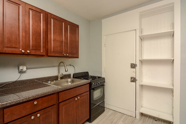 Building Photo - 3267 W Wrightwood Ave