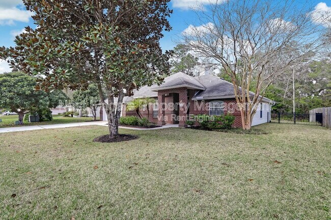 Foto del edificio - 749 Grand Parke Dr
