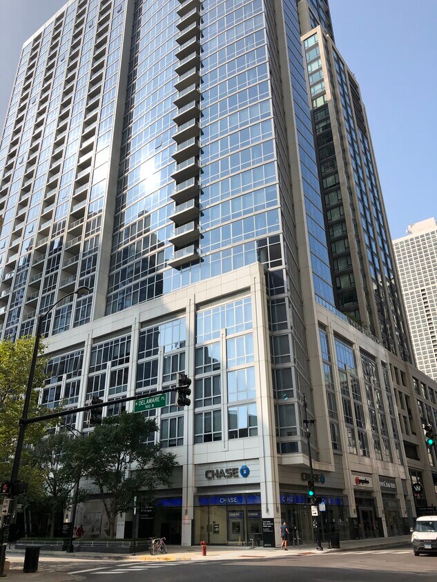2 W. Delaware - 2 W Delaware Pl