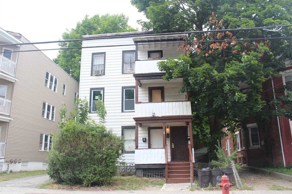 203 Winnikee Ave Unit 2, Poughkeepsie, NY 12601 Room for Rent in