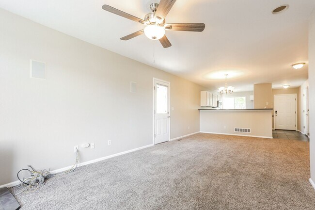 Foto del edificio - Charming 3bd/2ba Single-Level Home with Spacious Yard - FREE iPad or 55” TV if moved in by 5/15!