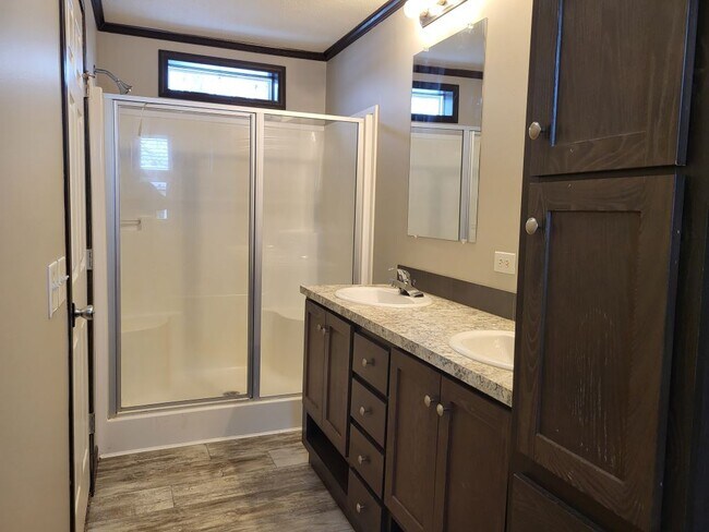 Foto del edificio - 61 Meadowlark Ln