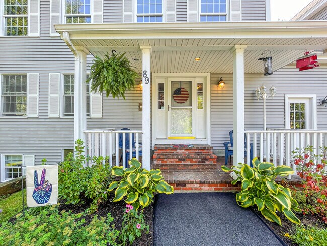 Building Photo - 89 Elderberry Dr